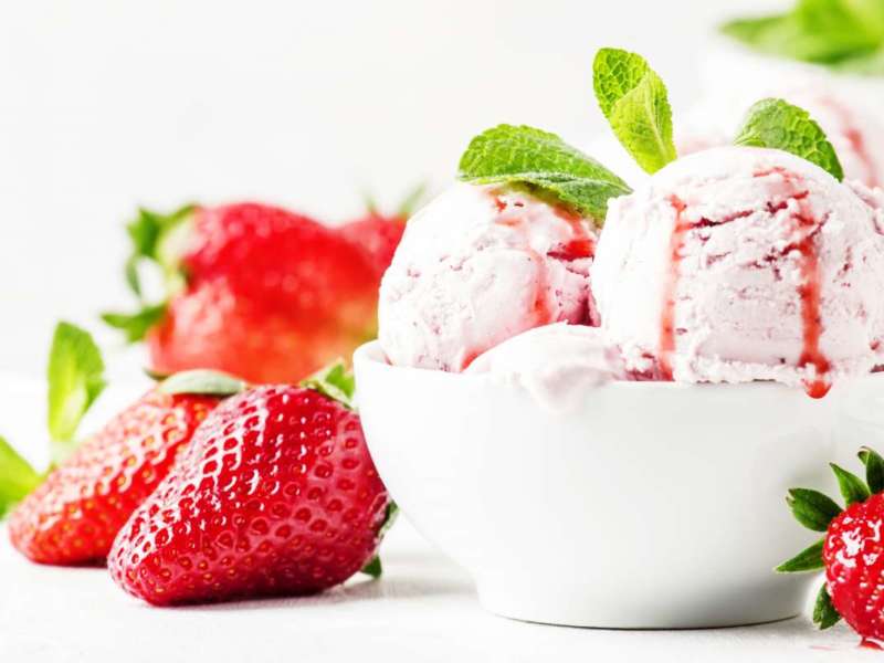 Frozen strawberry yogurt